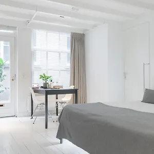 https://prinsenhof-suite.amsterdamhotelsnl.com