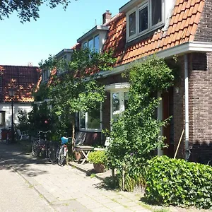 https://family-house-amsterdam.amsterdamhotelsnl.com